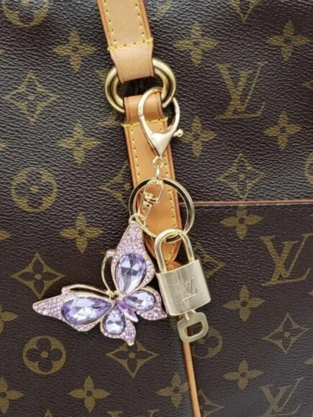 LV Gold Padlock Authentic 🔑 Luxury Bag Charm w/ Unbranded Butterfly Keychain